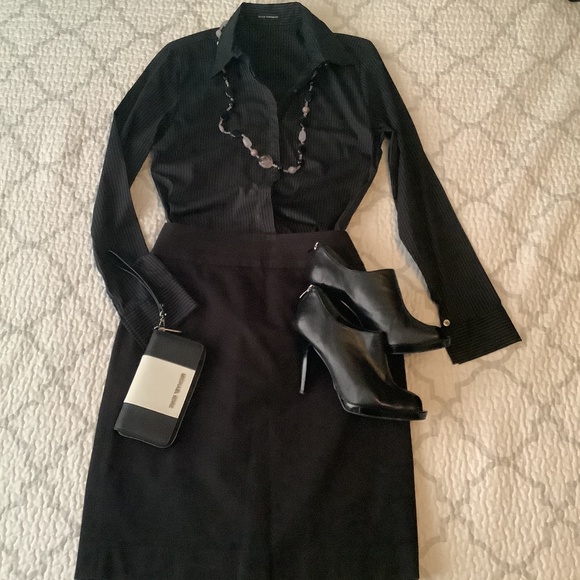 Banana Republic Dresses & Skirts - NWOT - Banana Republic - Black pencil skirt